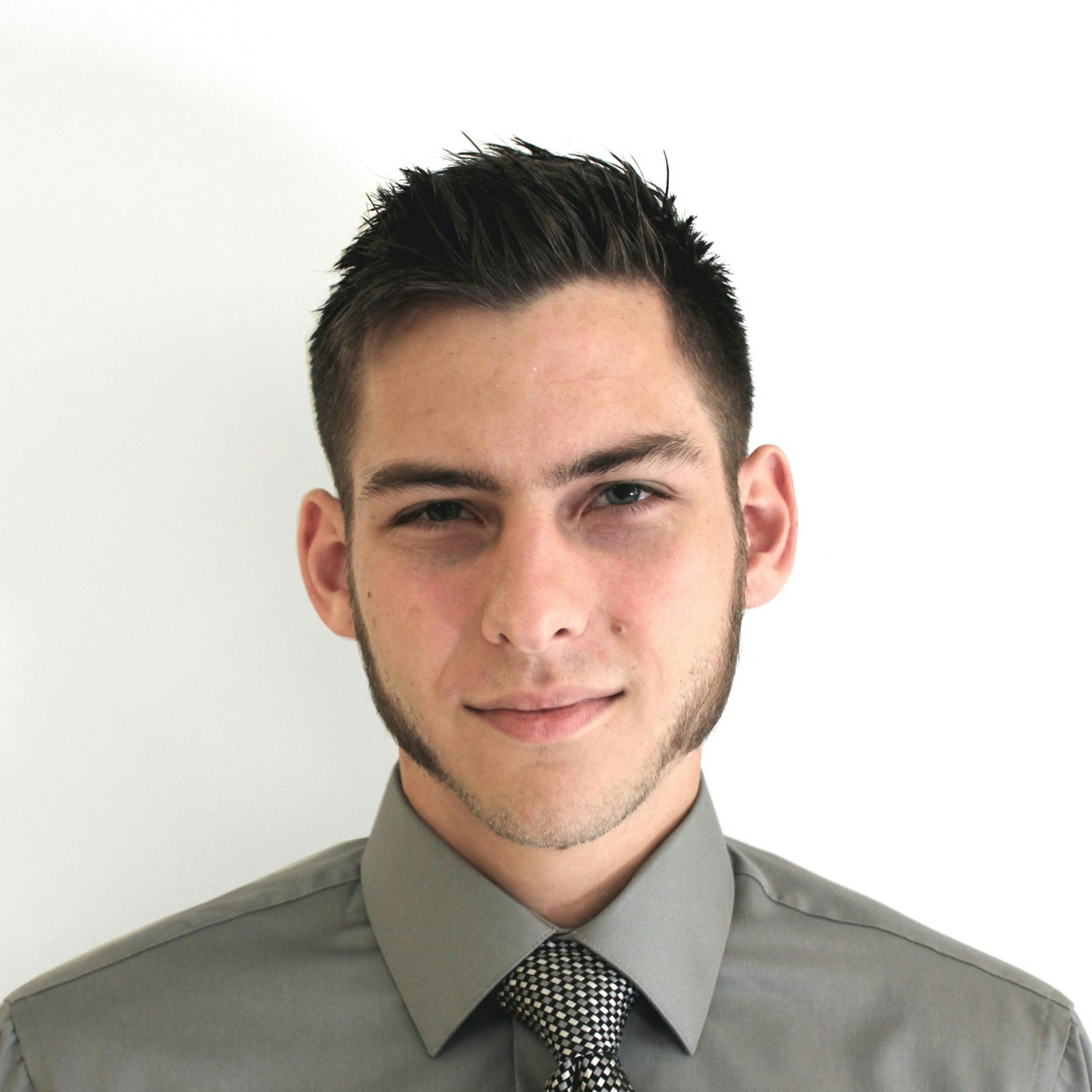 /founder-interviews-justin-powell-of-miniature-mail-6fe890245a99 feature image