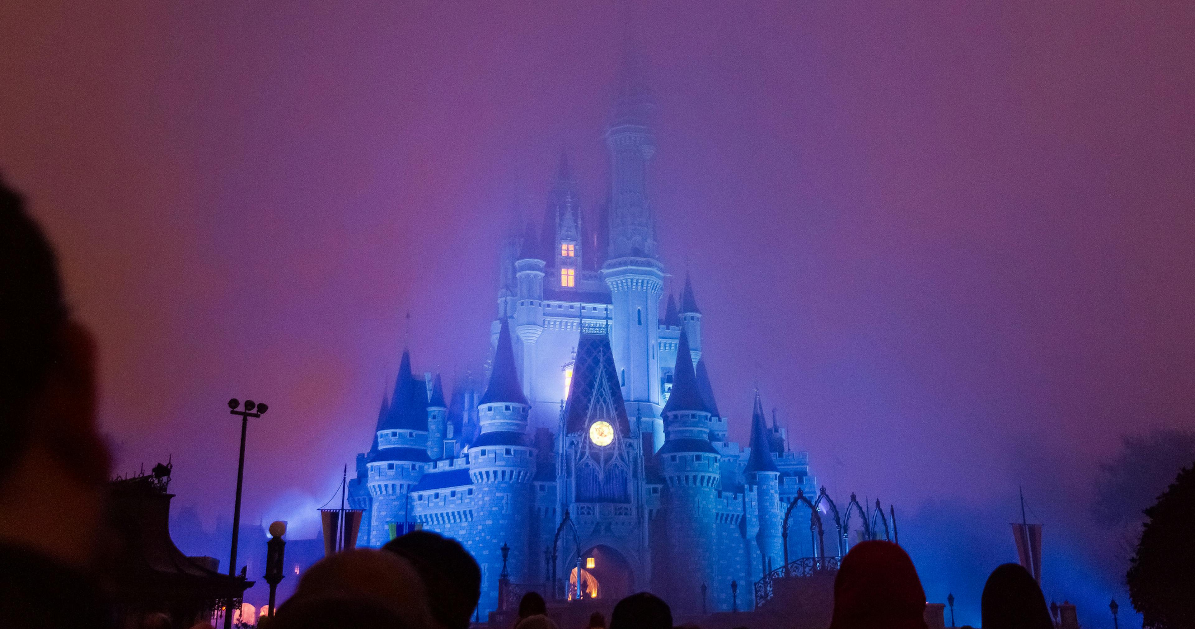 /startups-shouldnt-chase-the-latest-tech-themes-62be1cf086b feature image