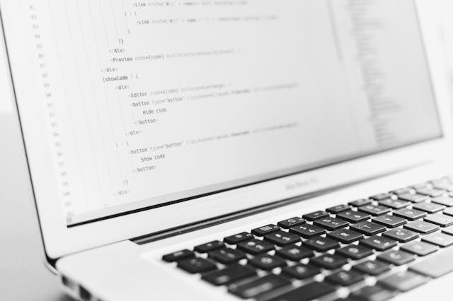/10-things-you-can-do-better-while-working-with-programmers-68f92f671378 feature image
