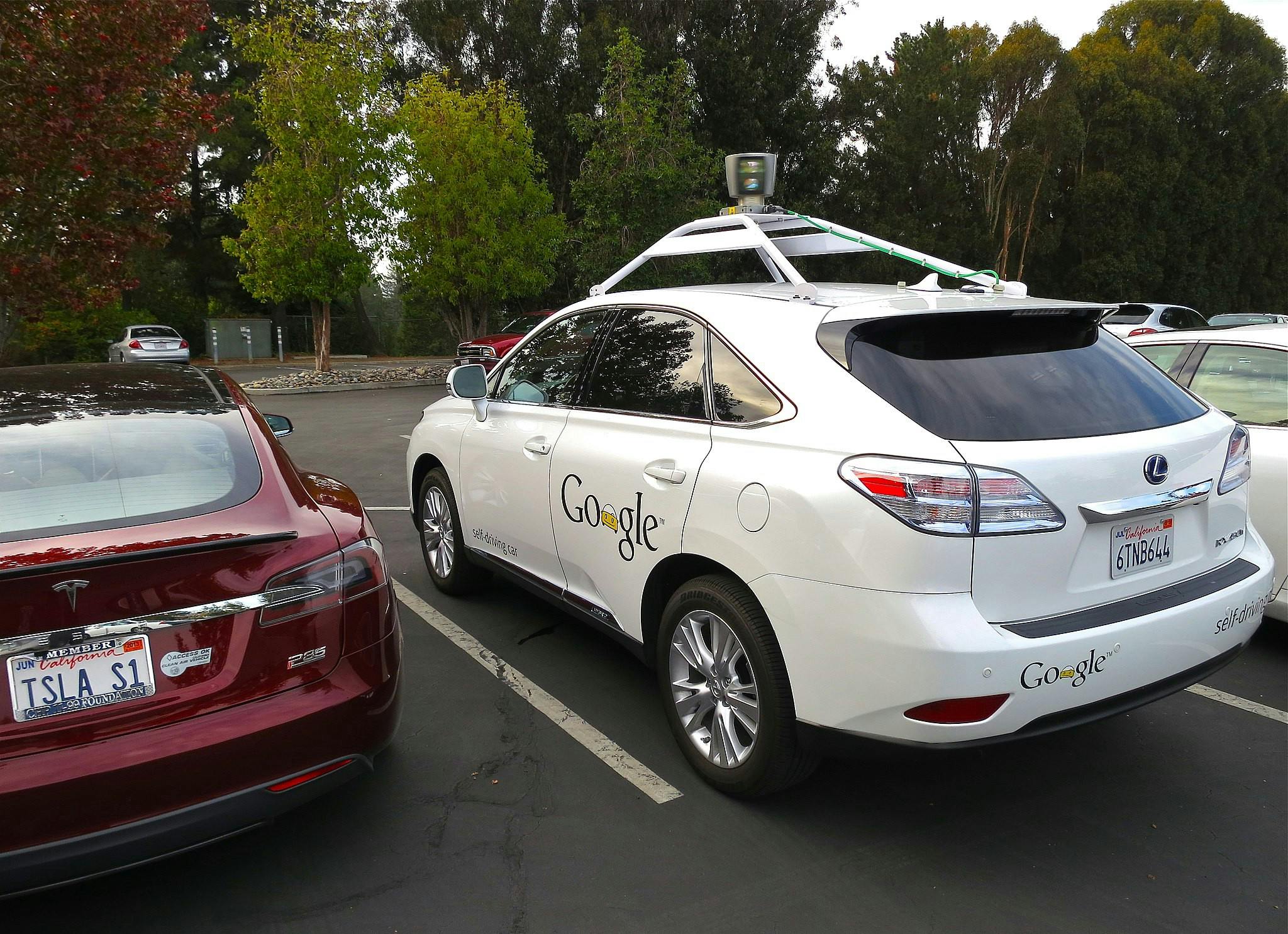 featured image - Why BigTech (Apple, Google) Is Scaling Back on Self-Driving Cars.