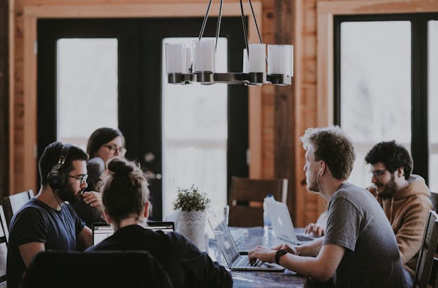 /how-you-can-connect-with-anyone-in-90-seconds-or-less-5f8f689b719 feature image