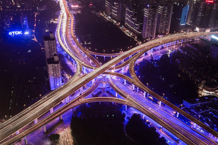 /how-to-set-up-a-network-bridge-for-lxd-containers-98e3e7d1f273 feature image