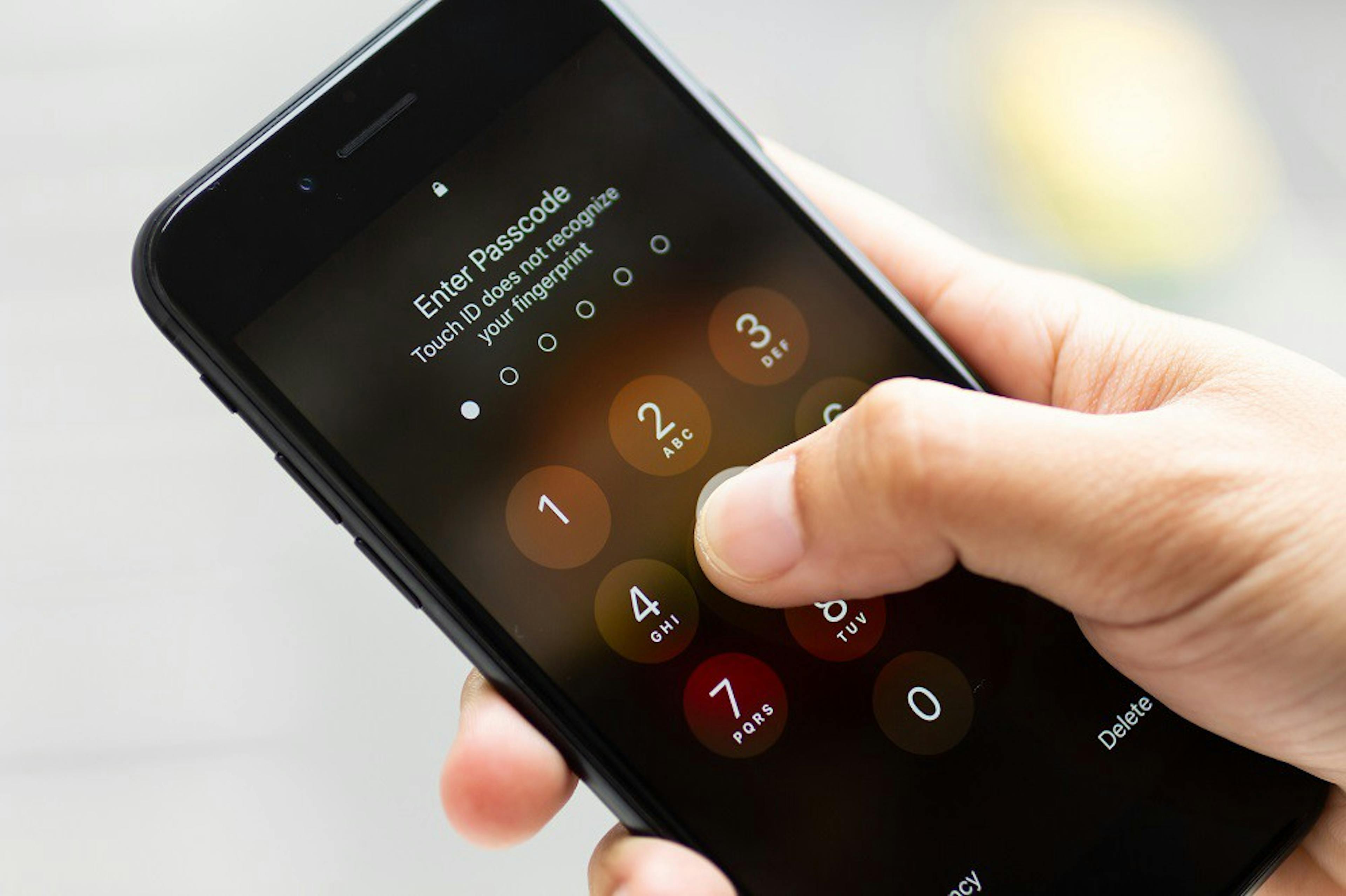 A Straightforward Guide to Keep Your Smartphone Data Safe
