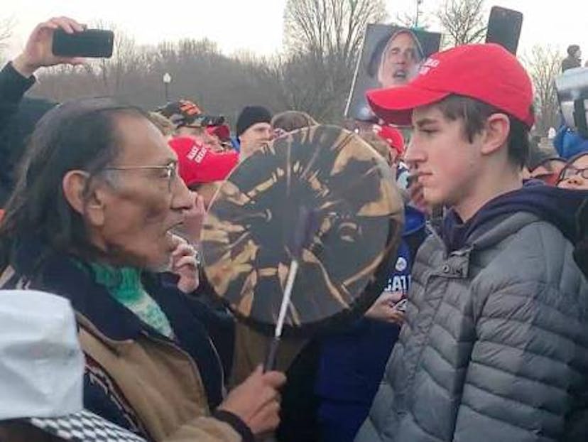 /internet-culture-roundup-4-twitter-mobs-and-the-fickleness-of-appearances-cf0d935ff127 feature image