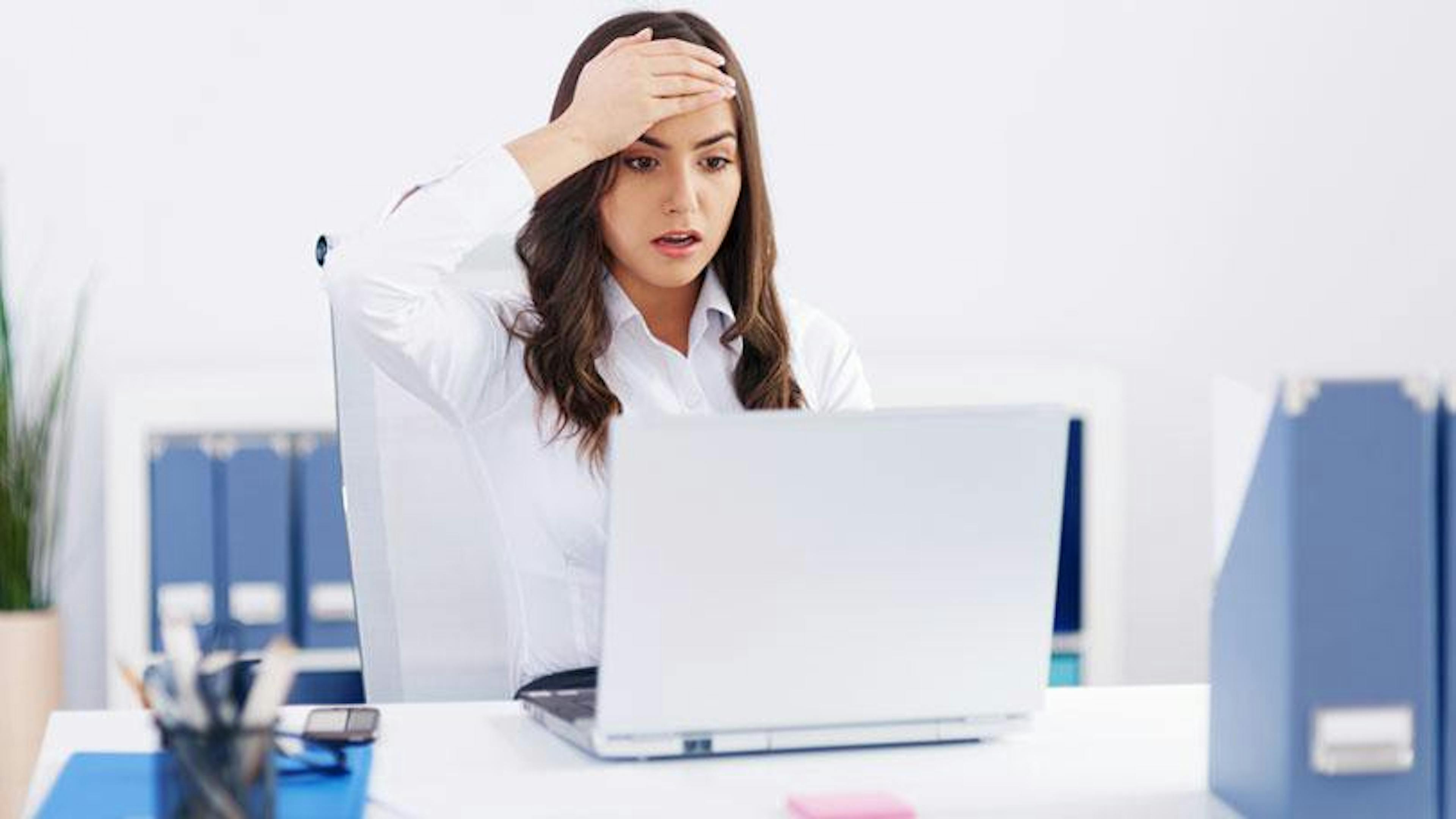 /how-amazon-broke-the-internet-a-no-non-sense-guide-for-non-engineering-background-enthusiasts-1a5aebe07e5 feature image