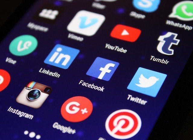 /3-reasons-your-nonprofit-should-quit-facebook-ads-7fb9cf806c63 feature image