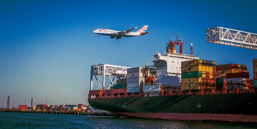 /5-ways-tech-is-transforming-ecommerce-logistics-b641bd20eee2 feature image