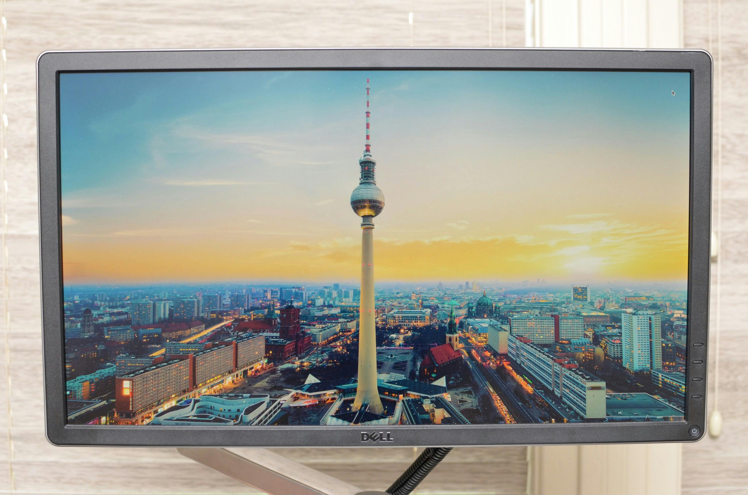 featured image - Why I Stopped Using Multiple Monitors