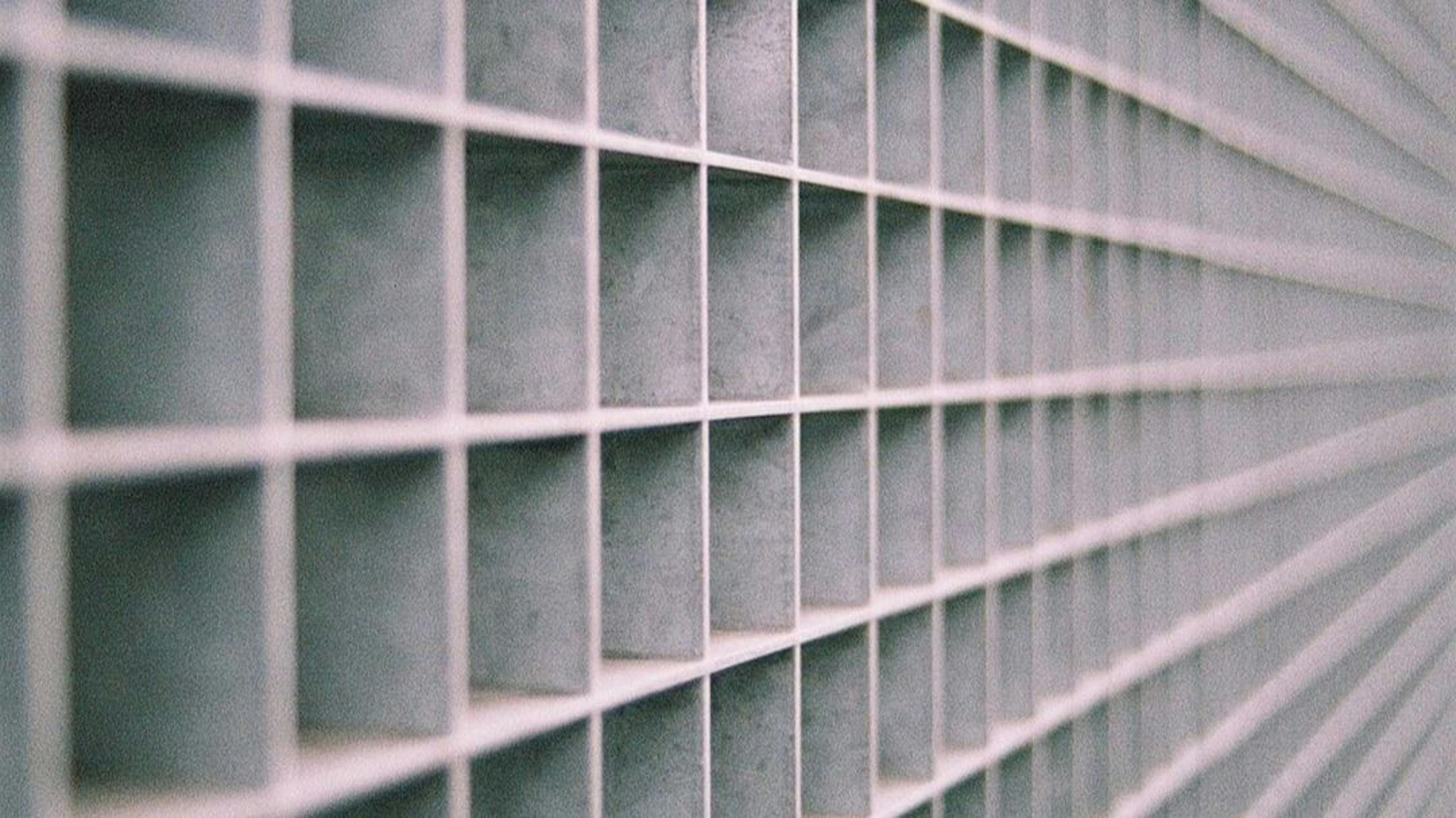 featured image - How To Add A Data Grid To A React Application