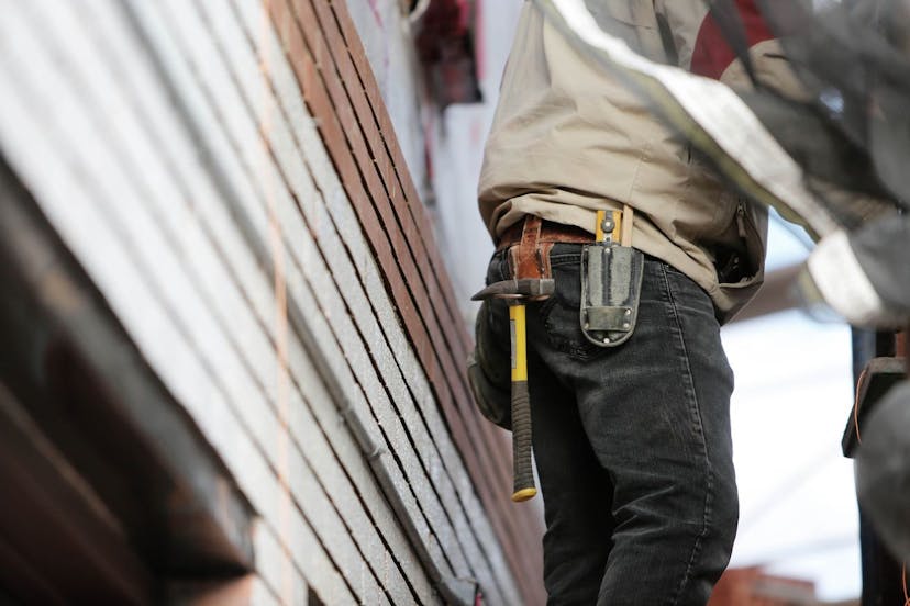 /data-securities-and-vulnerabilities-in-the-construction-sector feature image