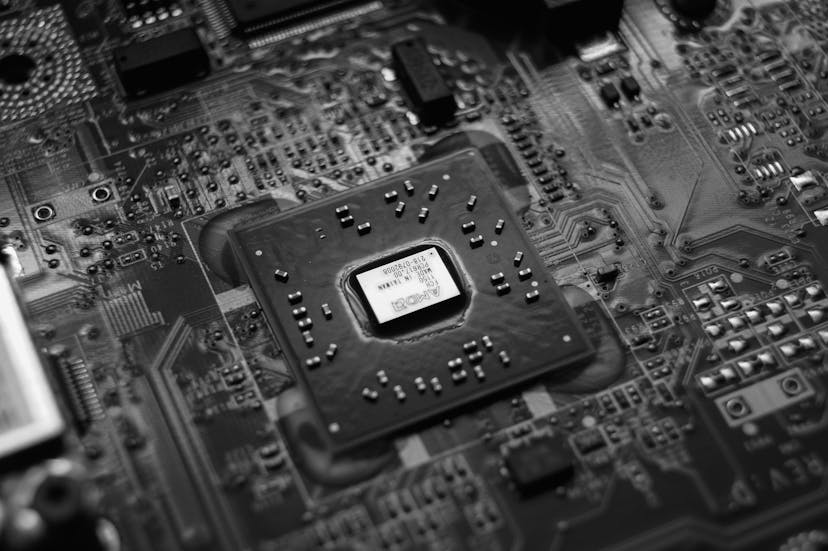 /how-edge-ai-chipsets-will-make-ai-tasks-more-efficient-lc1v330g feature image