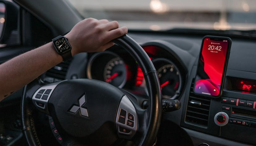 /apple-15-ioss-new-vehicle-safety-features feature image