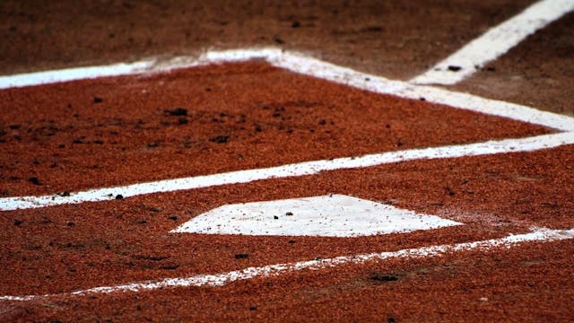 /using-monte-carlo-simulation-to-determine-why-you-wont-win-daily-fantasy-baseball-games feature image