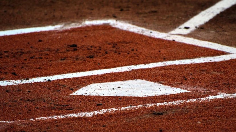 /using-monte-carlo-simulation-to-determine-why-you-wont-win-daily-fantasy-baseball-games feature image