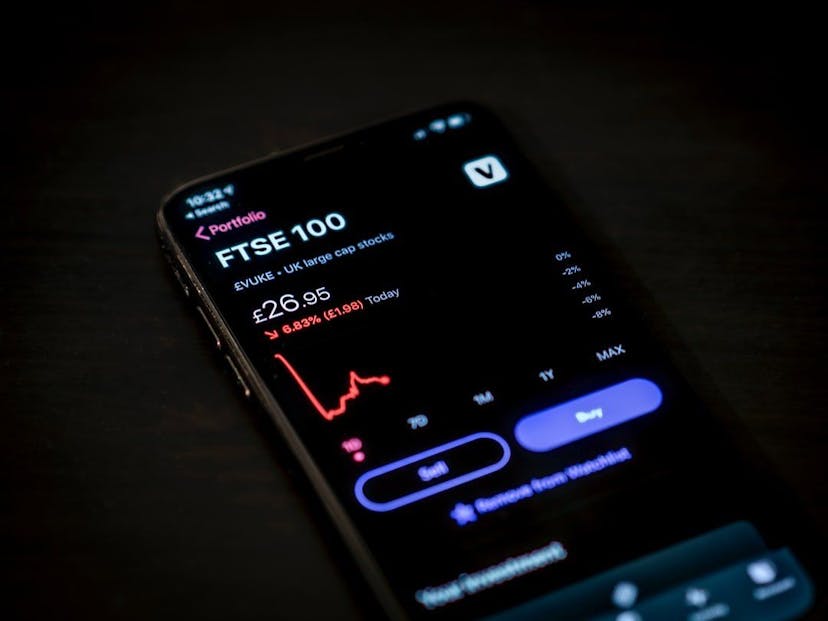 /10-best-tech-stocks-which-are-the-most-traded-in-2021-vo3l34ks feature image