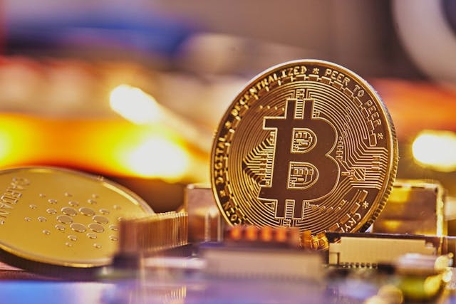 /will-we-ever-see-crypto-bounce-back-after-the-ftx-scandal feature image