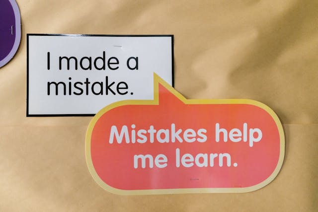 /newbie-react-developer-watch-out-for-these-15-common-mistakes feature image