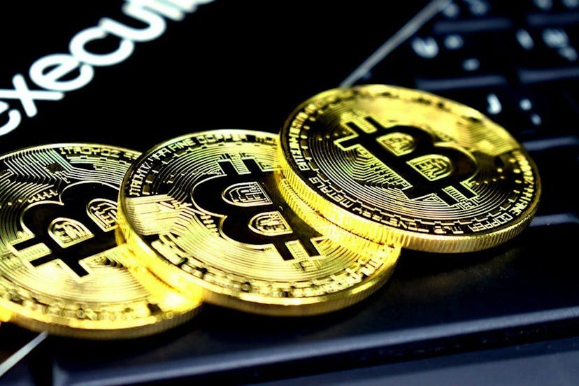 /regulatory-compliance-needs-to-become-mandatory-for-all-cryptocurrency-exchanges-n3v34a0 feature image