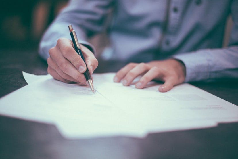 /how-to-write-a-killer-resume-8636352c feature image