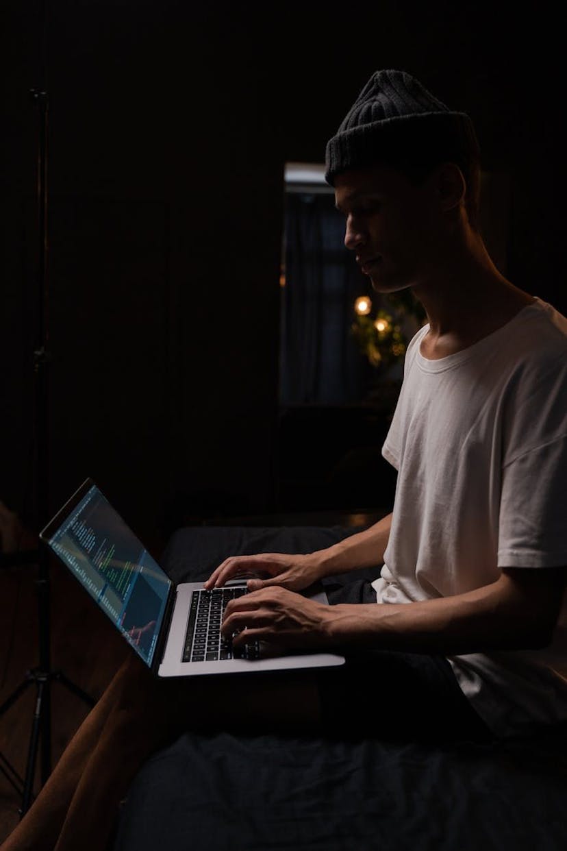 /5-strategies-for-pre-boarding-candidates-working-remotely-qw5q3wmr feature image