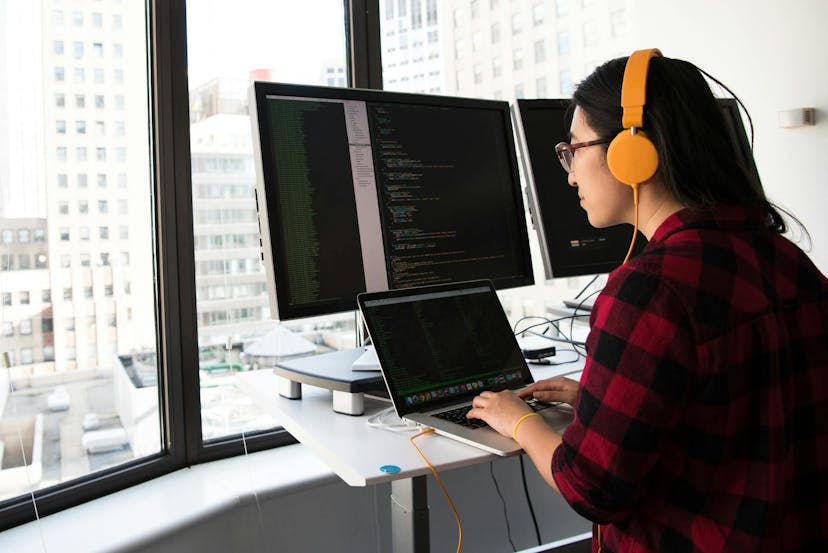 /how-to-select-programming-language-depending-on-the-task-ds253umu feature image