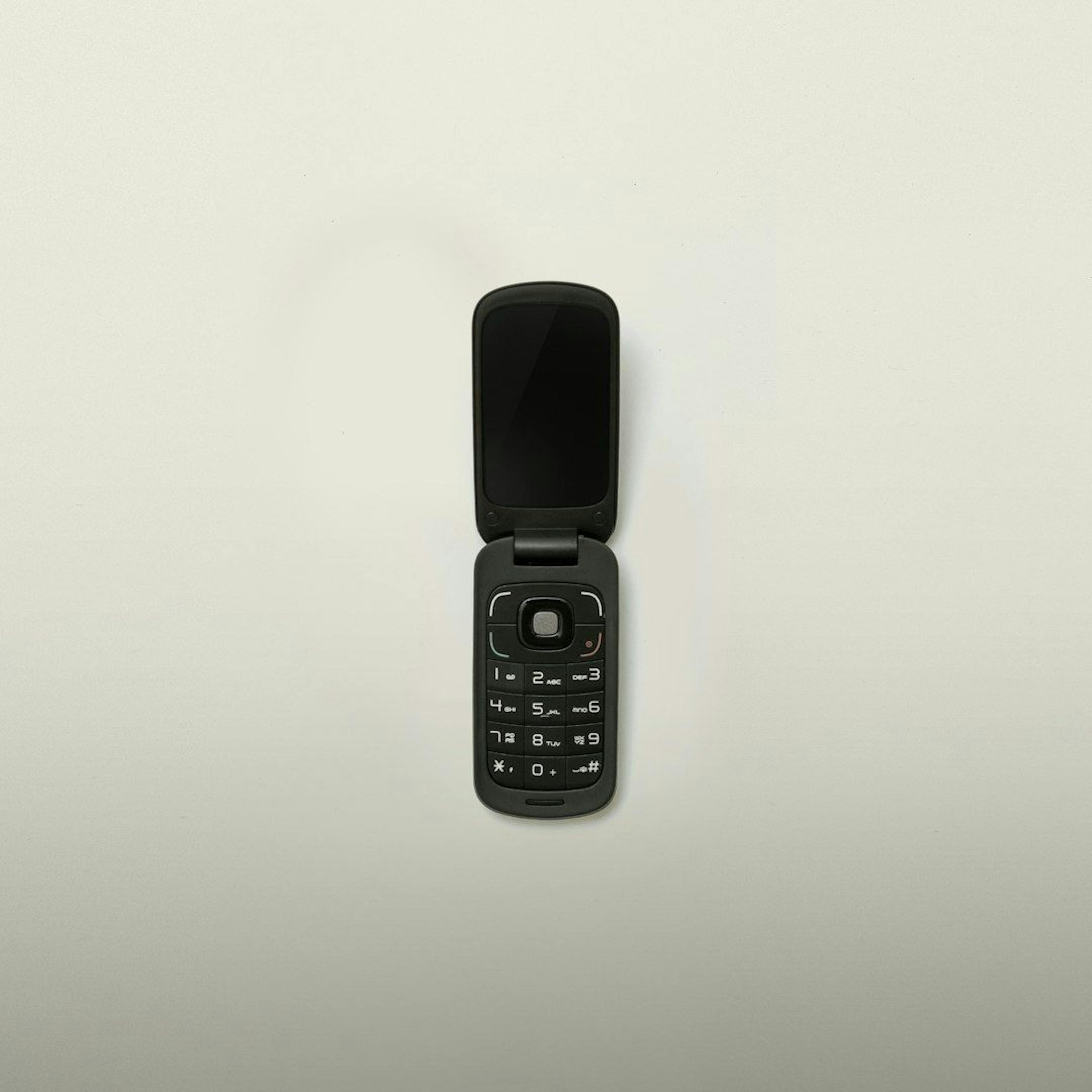 featured image - New Tech Lets Even Old Devices Run Sensitive Tasks Without Risking Your Privacy