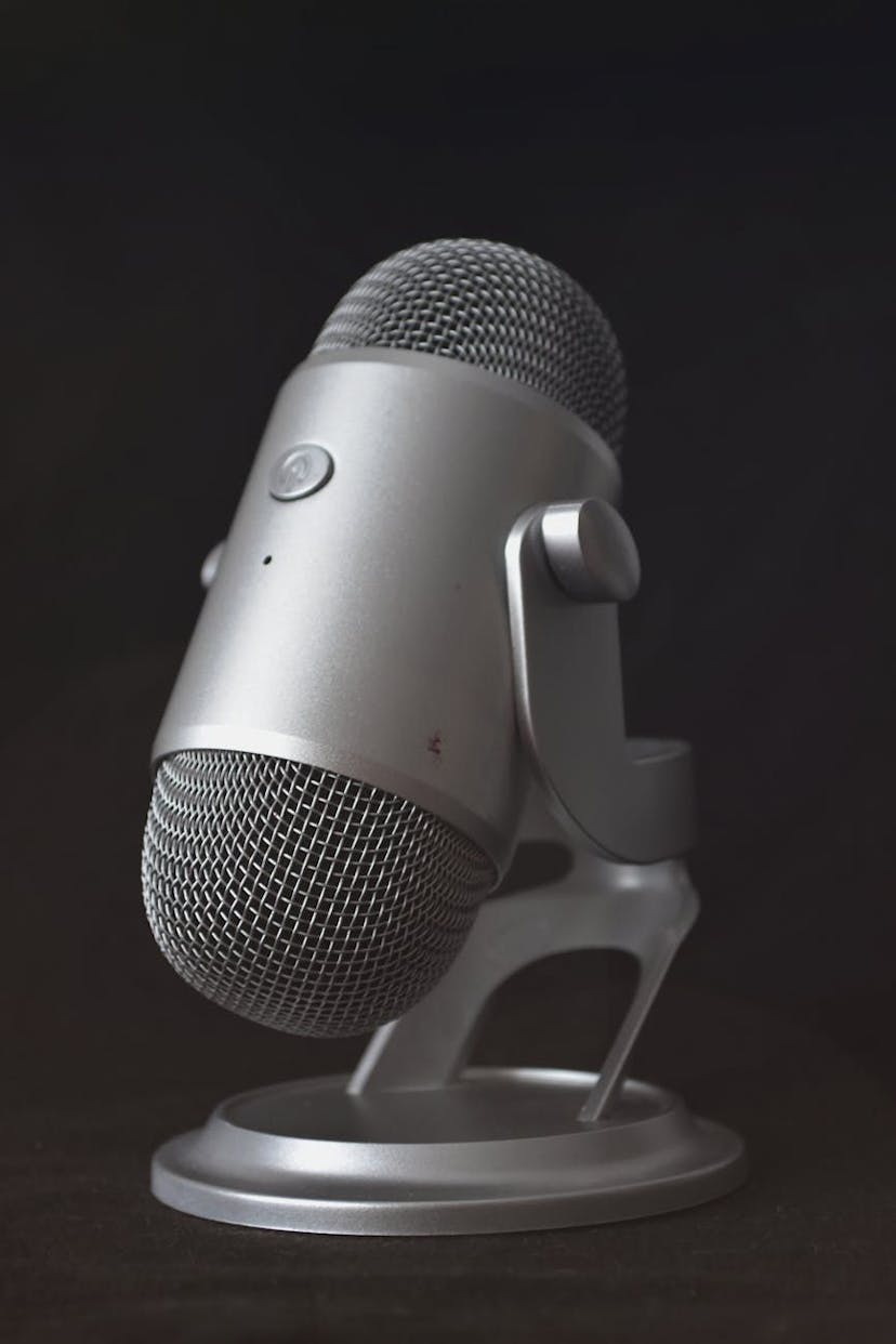 /building-voice-enabled-ai-systems-technical-challenges-and-solutions-in-conversational-interfaces feature image