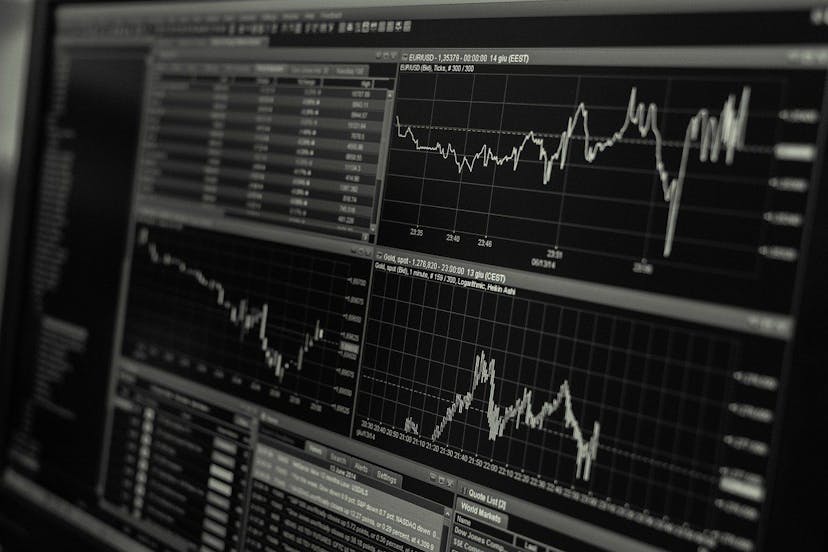 /battle-of-the-automatic-trade-signal-execution-architectures-3commas-alertatron-plurex feature image