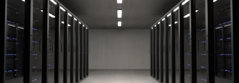 /cloud-management-and-hybrid-cloud-model-explained feature image