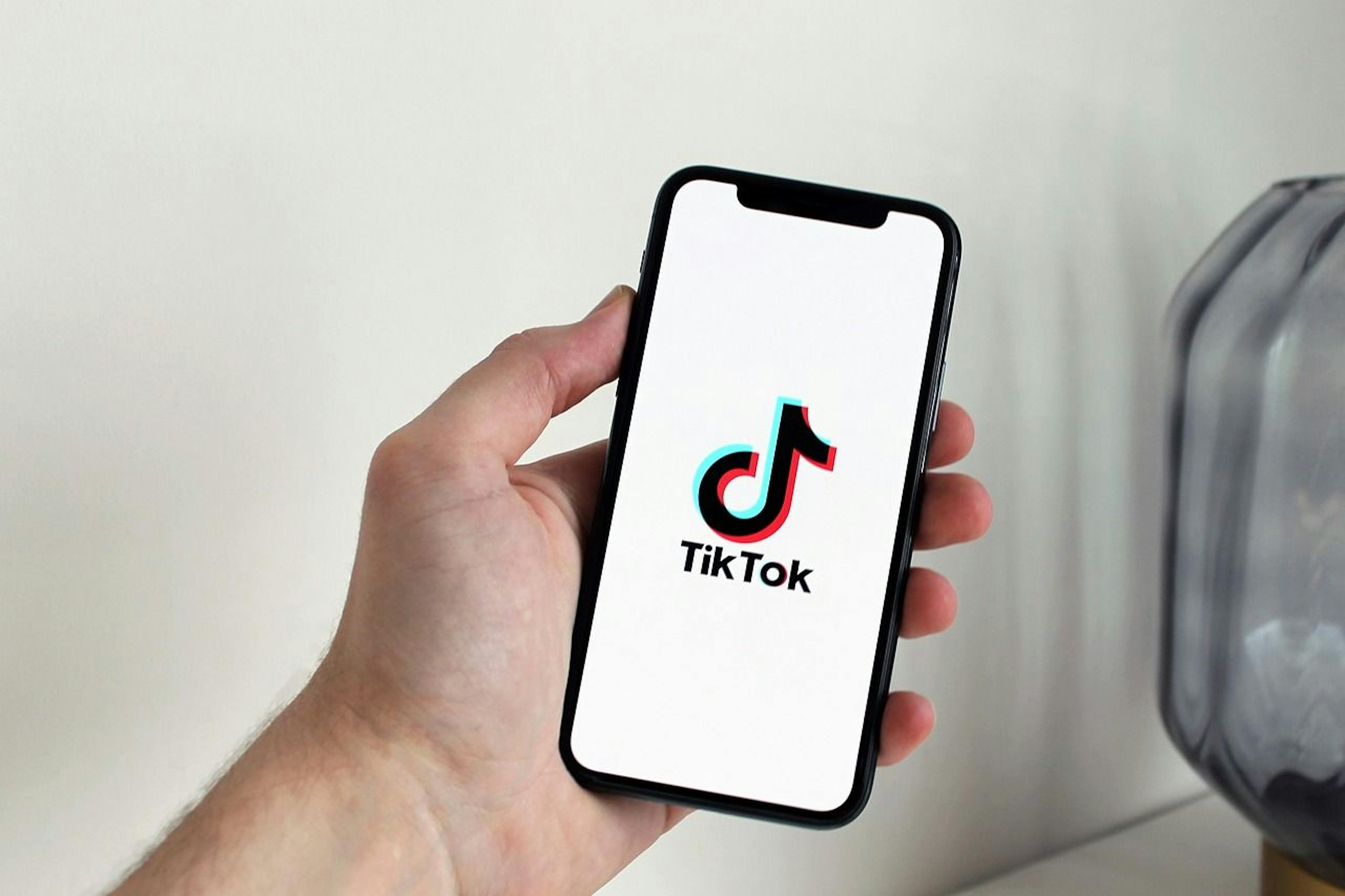 /targeted-ads-in-btc-could-save-tiktok-from-us-ban feature image