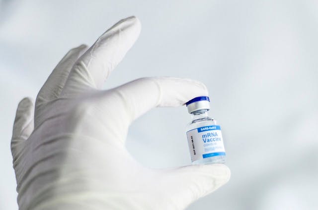 /online-information-of-vaccines-discussion feature image