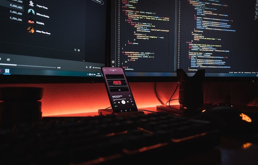 /heres-how-to-connect-an-azure-kubernetes-cluster-using-kubectl feature image