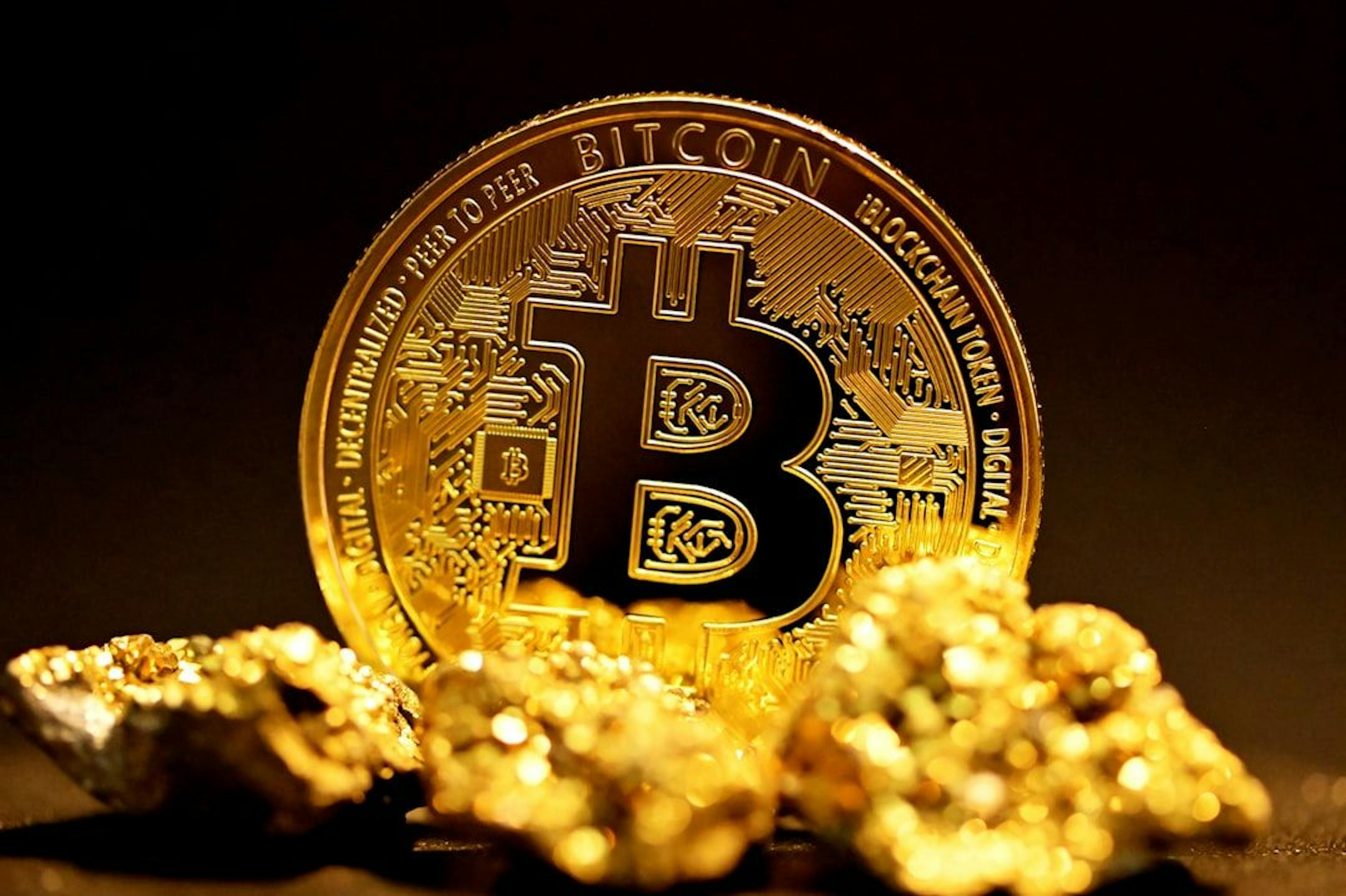 featured image - Crypto's Biggest Hypocrites? Meet the Elites Who Now Love What They Once Hated