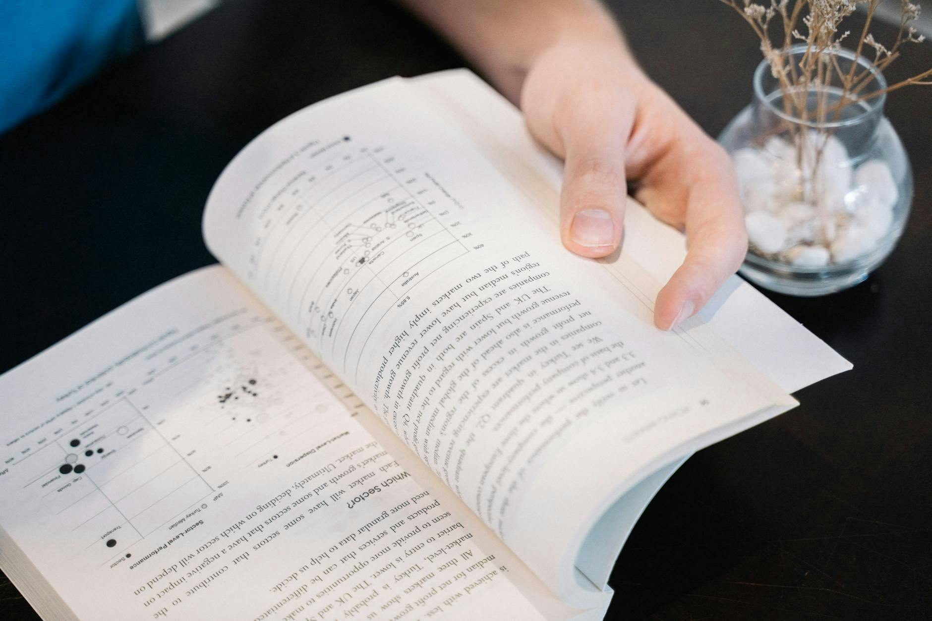 Fighting Context Rot in Long-Context LLMs | HackerNoon