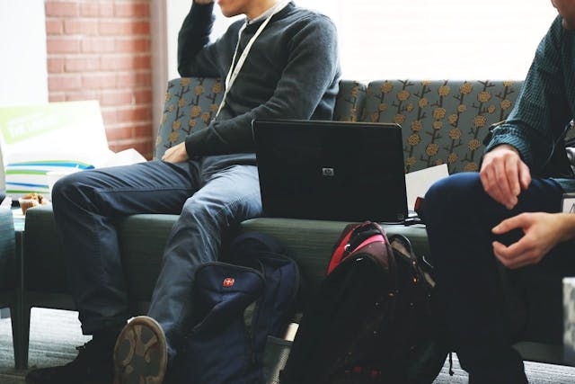 /why-i-left-a-vc-job-to-dive-into-the-hard-path-of-building-a-startup-in-sillicon-valley feature image