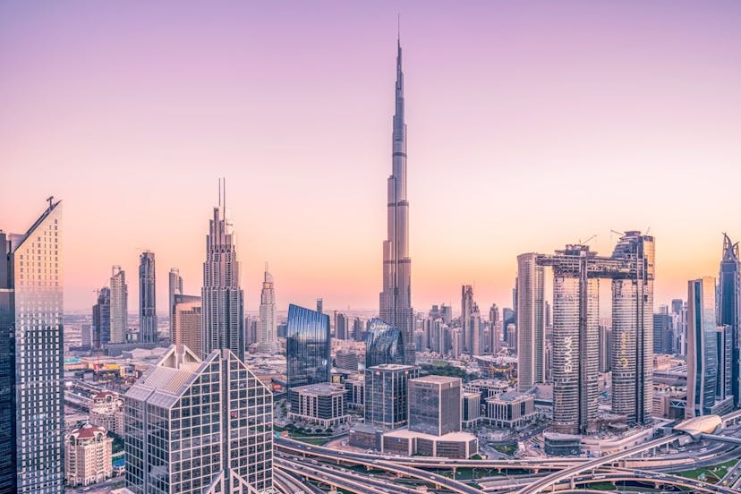 /how-to-win-the-uae-market-promotional-strategies-for-small-and-medium-sized-businesses feature image