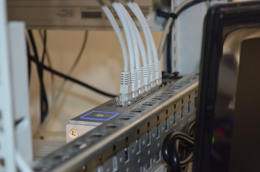 /cloud-companies-have-been-doing-load-balancing-all-wrongheres-a-smarter-way feature image