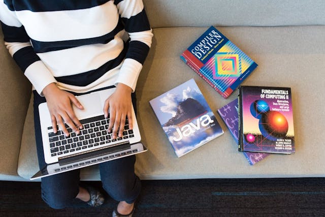 /9-compelling-reasons-why-you-should-open-source-your-projects feature image