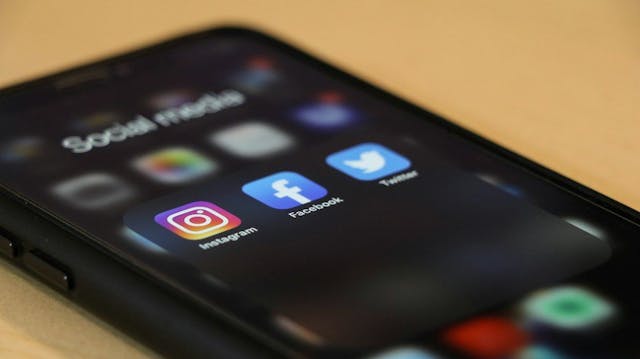 /disinformation-echo-chambers-on-facebook-funding-and-references feature image