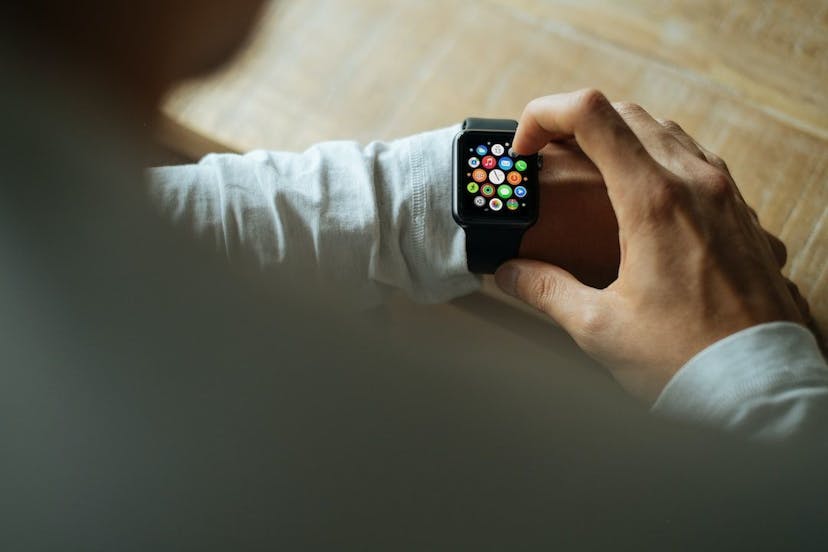/is-there-a-place-for-smartwatches-in-major-sporting-events-like-the-olympics feature image