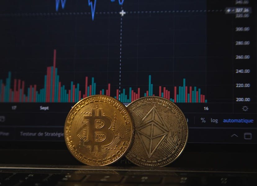 /everything-you-need-to-know-to-launch-your-crypto-startup-in-2025 feature image
