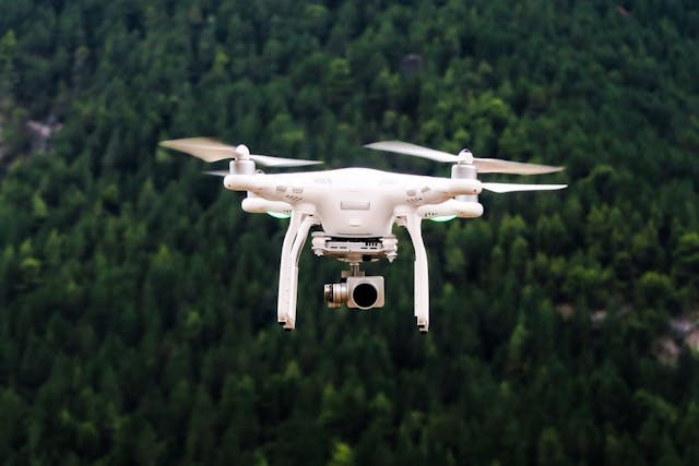 /how-agricultural-holdings-and-farmers-can-use-drones-for-precision-agriculture feature image