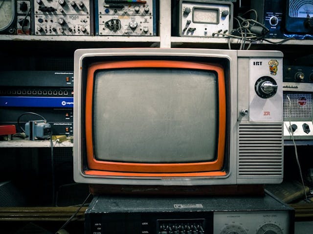 /decoding-the-popularity-of-tv-series-a-network-analysis-perspective-results feature image