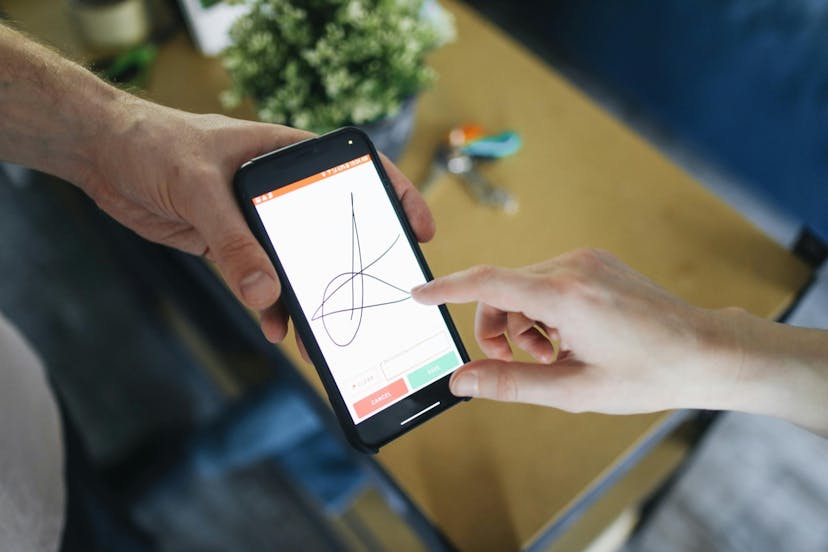 /how-digital-platforms-undo-paperwork-in-real-estate feature image