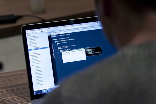 /6-reasons-why-no-code-platforms-are-the-future-of-software-development feature image
