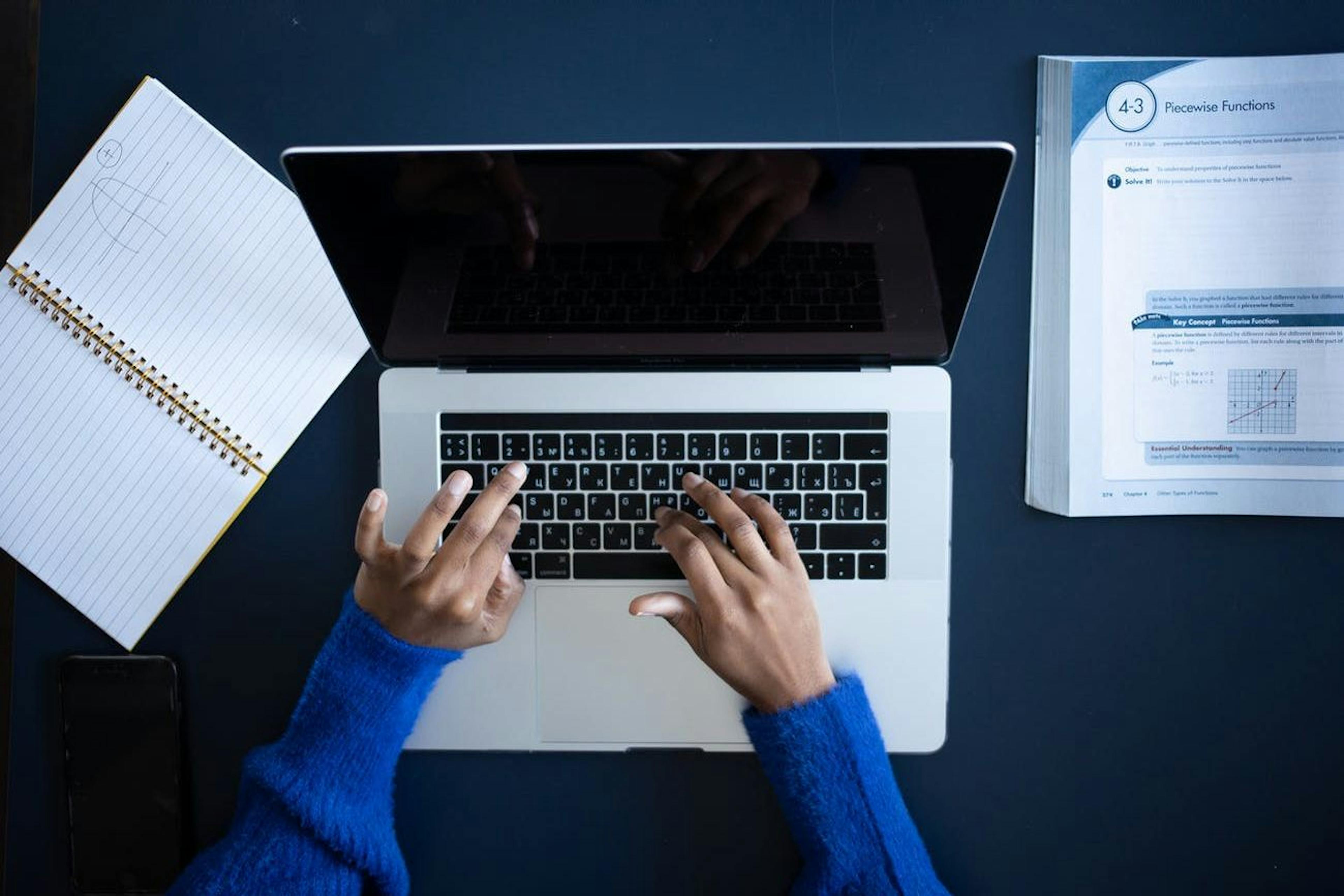 featured image - Create A Vision Statement to Define Your Career Goals and Reach Your Full Potential