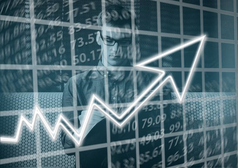 /5-ways-to-use-data-driven-decision-making-in-your-growth-marketing-strategy-in-2023 feature image
