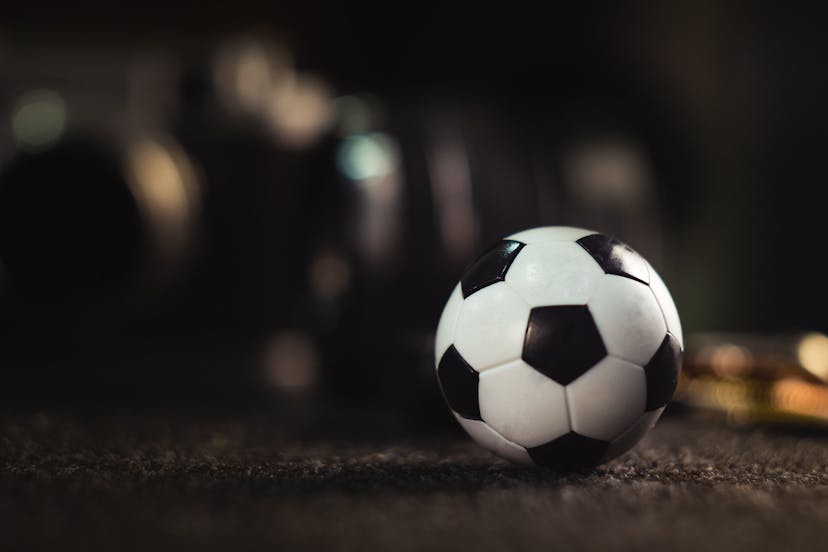 /5-steps-to-start-and-monetize-your-own-successful-sports-blog feature image