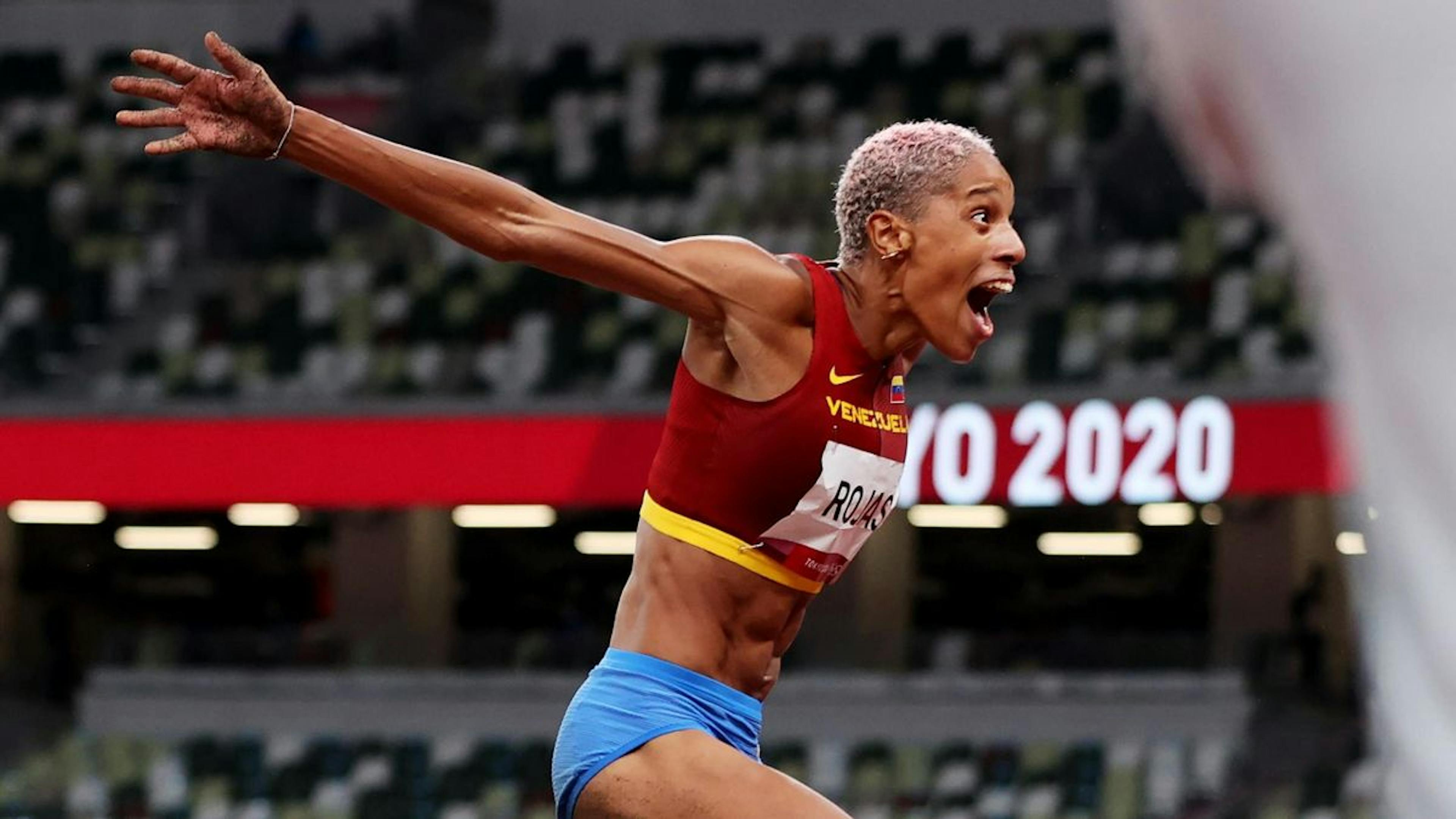 Tokyo 2020 - Venezuela's Yulimar Rojas smashes triple jump world record with stunning leap for Olympic gold - Eurosport