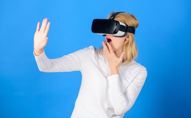 /how-ai-vr-and-dlt-can-clean-up-the-adult-entertainment-industry feature image